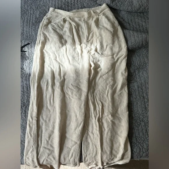 Linen Set - Picture 4 of 5